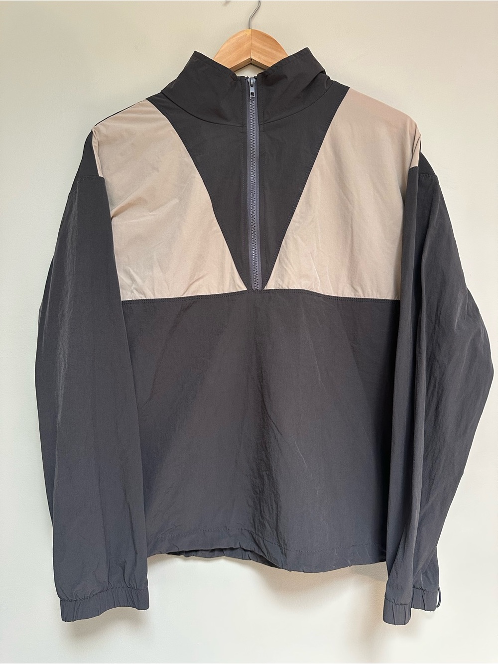 white birch Two‑Tone Beige &‎ Black Half‑Zip Windbreaker Jacket Women’s Medium